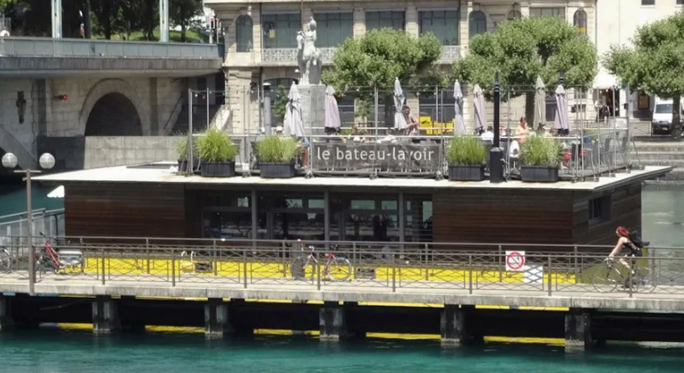 Bateau Lavoir - Genève — Super Juices partner bar