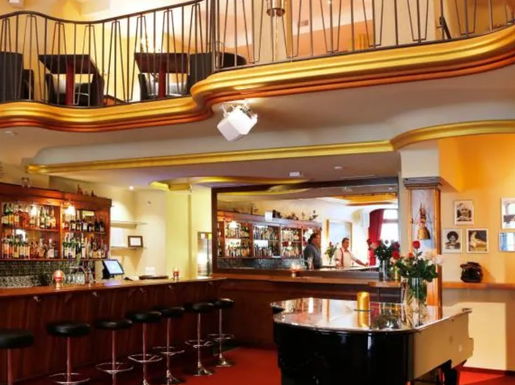 Café Züri Bar - Zurich, Super Juices partner bar